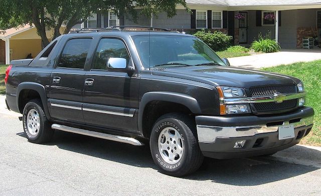 How To Remove An Instrument Cluster In A 2003-2006 Chevy Avalanche