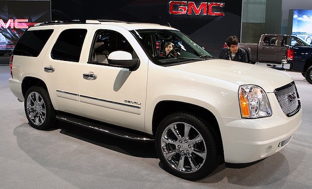 How To Remove An Instrument Cluster In A GMC Yukon and Yukon Denali